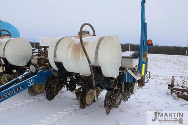 Image of Kinze 3000 equipment image 4