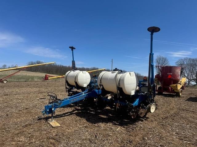 Image of Kinze 3000 equipment image 1