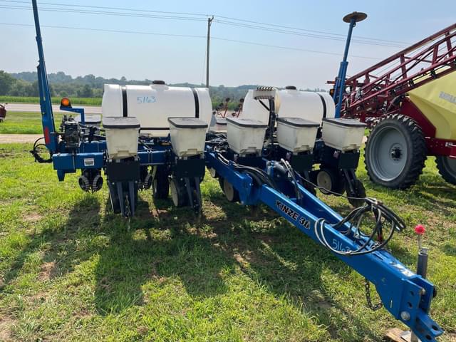 Image of Kinze 3000 equipment image 1