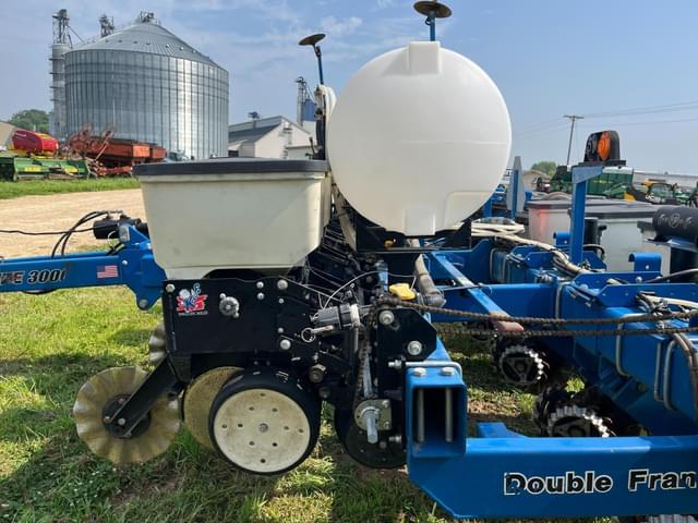 Image of Kinze 3000 equipment image 4