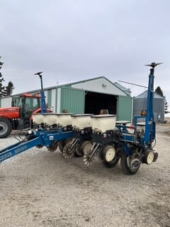 2009 Kinze 3000 Equipment Image0