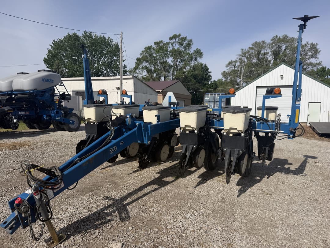 Image of Kinze 3000 Image 1
