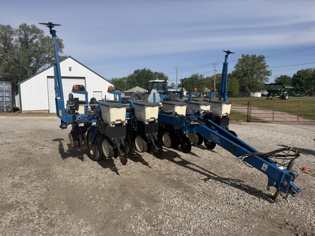 Image of Kinze 3000 Image 0
