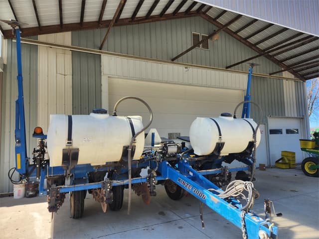 Image of Kinze 3000 equipment image 1