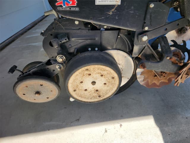 Image of Kinze 3000 equipment image 3