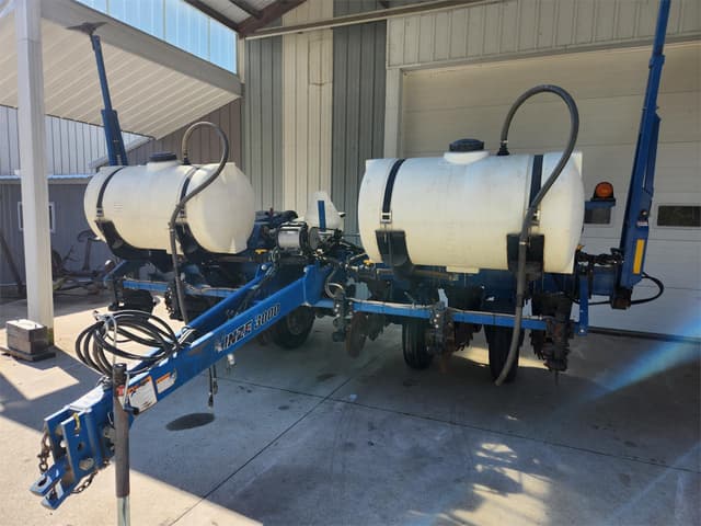 Image of Kinze 3000 equipment image 2
