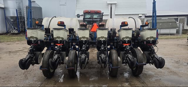 Image of Kinze 3000 equipment image 3