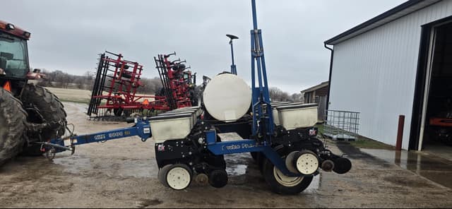 Image of Kinze 3000 equipment image 1