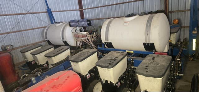 Image of Kinze 3000 equipment image 1