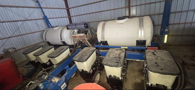 Image of Kinze 3000 equipment image 3