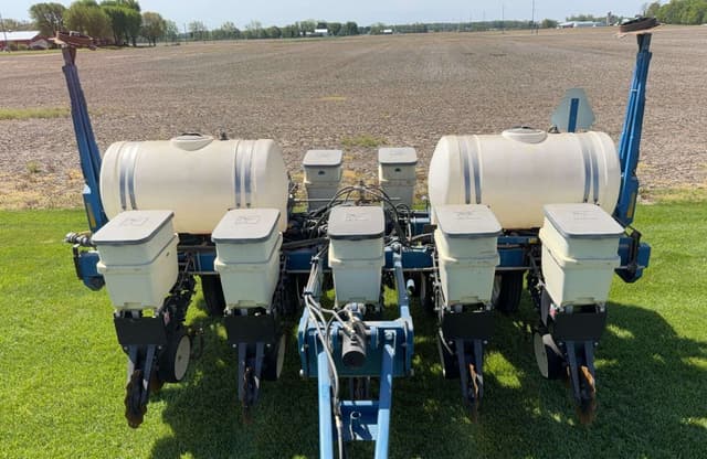 Image of Kinze 3000 equipment image 3