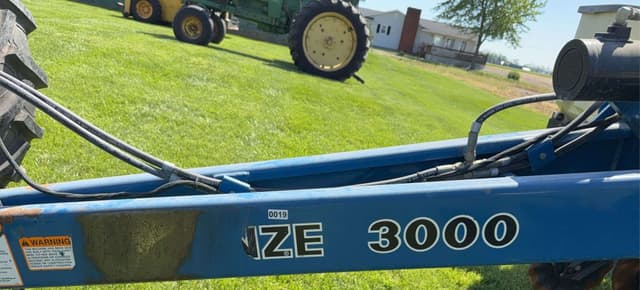 Image of Kinze 3000 equipment image 2