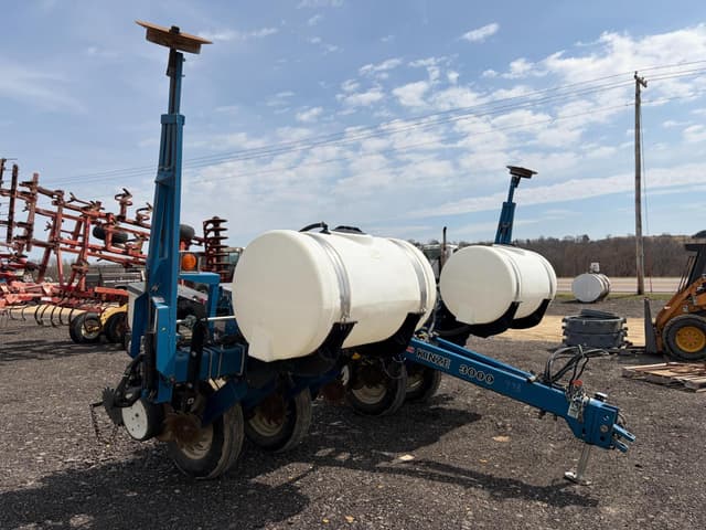 Image of Kinze 3000 equipment image 3