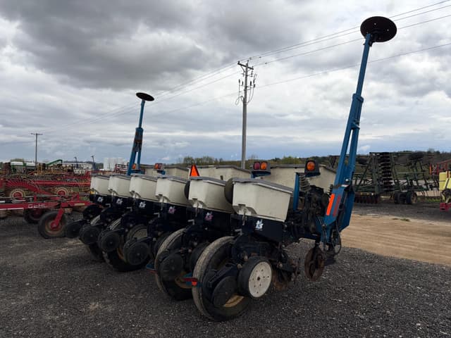 Image of Kinze 3000 equipment image 2