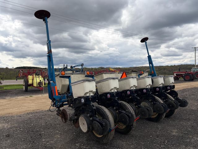 Image of Kinze 3000 equipment image 1