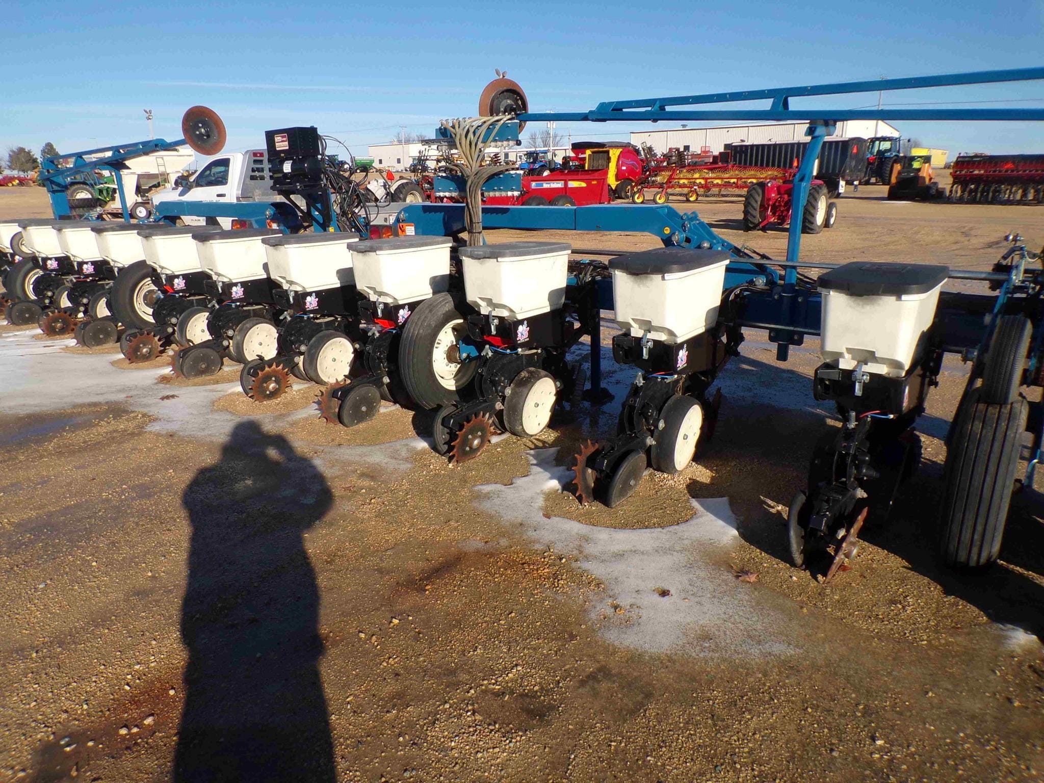 Kinze 3140 Equipment Image0