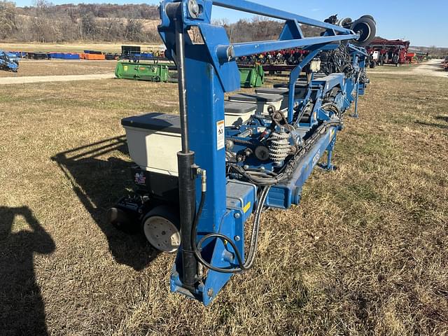 Image of Kinze 3140 equipment image 3