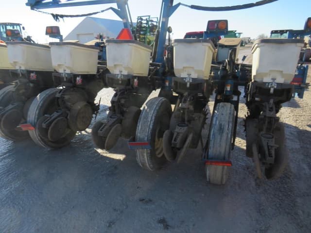 Image of Kinze 3200 equipment image 4