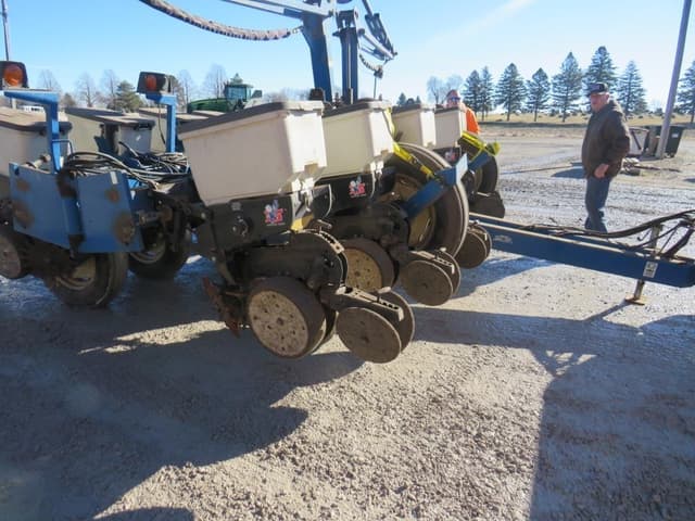 Image of Kinze 3200 equipment image 1