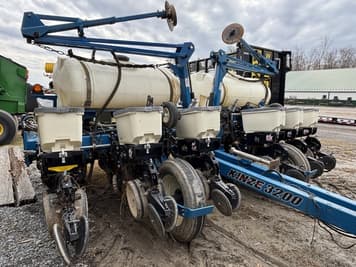 Main image Kinze 3200