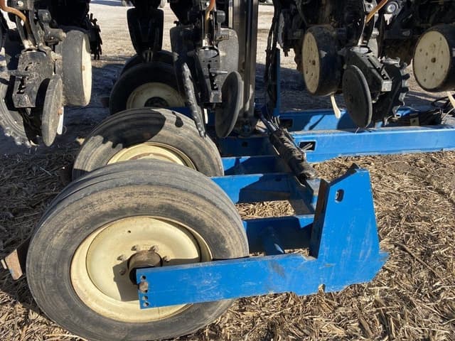 Image of Kinze 3600 equipment image 4