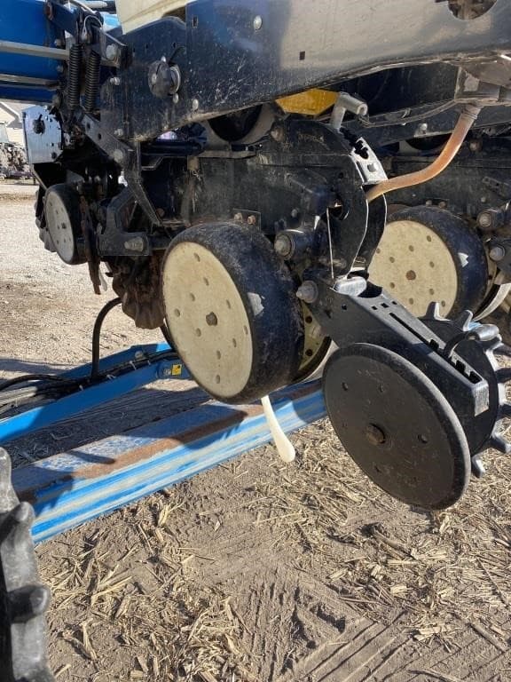 Image of Kinze 3600 equipment image 2