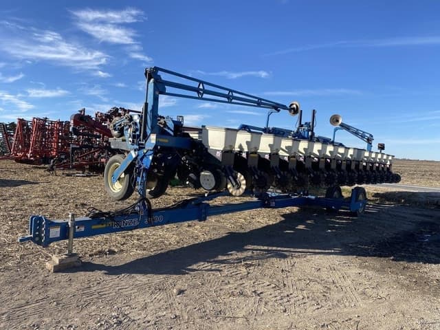 Image of Kinze 3600 equipment image 1