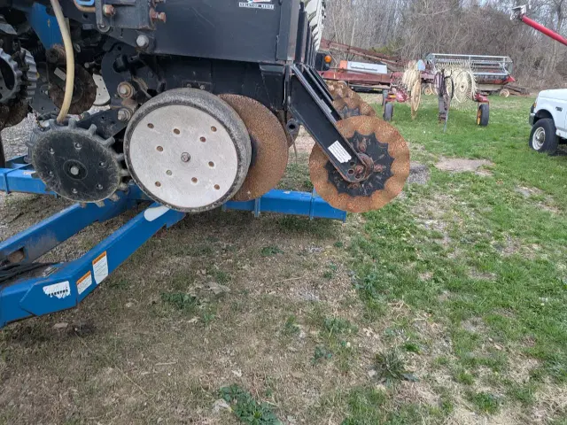 Image of Kinze 3500 equipment image 3