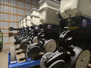 2003 Kinze 3500 Image