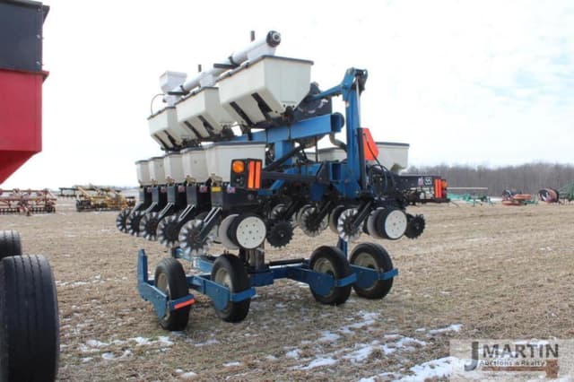 Image of Kinze 3500 equipment image 2