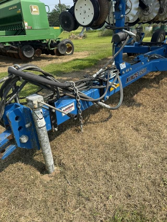 Image of Kinze 3500 equipment image 1