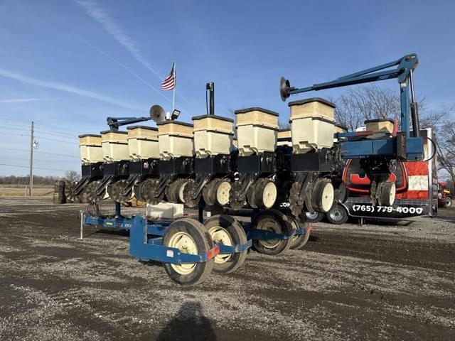 Image of Kinze 3500 equipment image 1