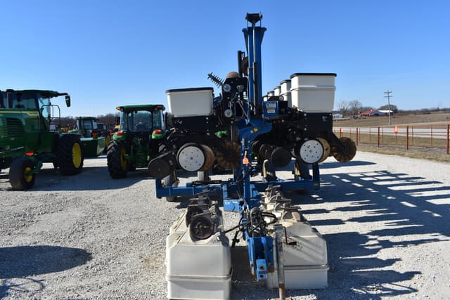 Image of Kinze 3500 equipment image 1