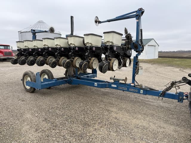 Image of Kinze 3500 equipment image 1