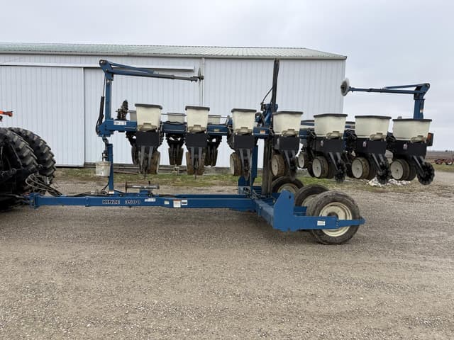 Image of Kinze 3500 equipment image 3