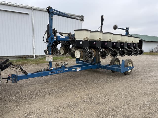 Image of Kinze 3500 equipment image 2