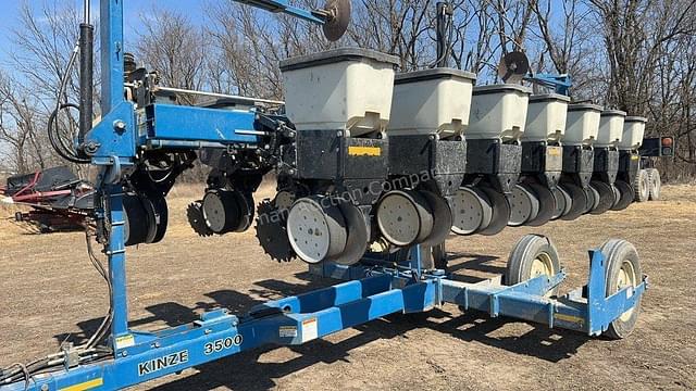 Image of Kinze 3500 equipment image 1