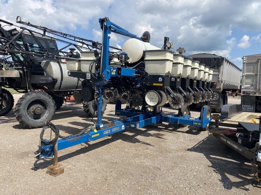 Kinze 3500 Equipment Image0