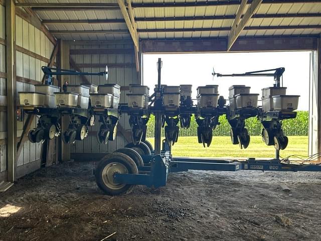 Image of Kinze 3500 equipment image 4