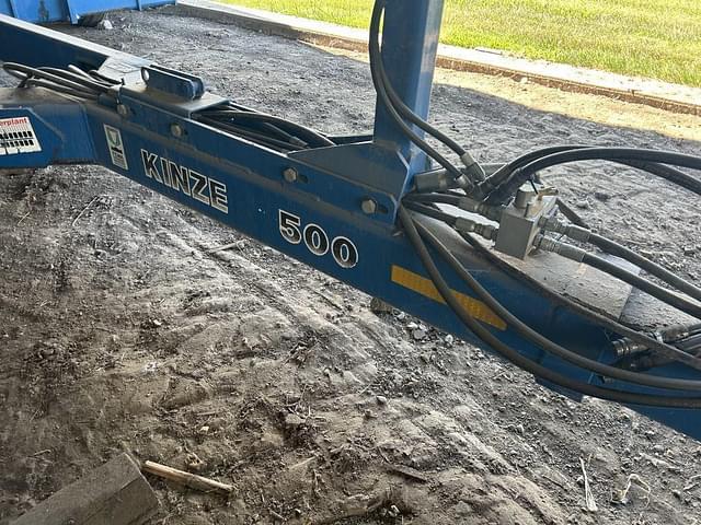 Image of Kinze 3500 equipment image 3