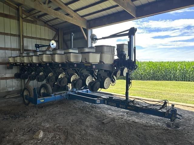 Image of Kinze 3500 equipment image 1