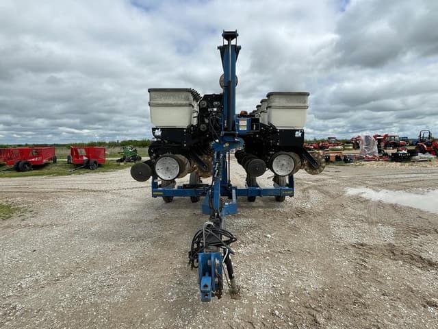 Image of Kinze 3500 equipment image 3