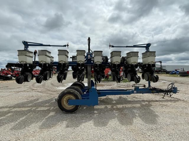 Image of Kinze 3500 equipment image 1