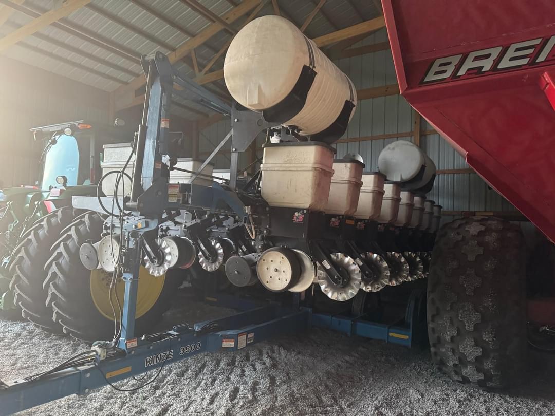Image of Kinze 3500 Image 0