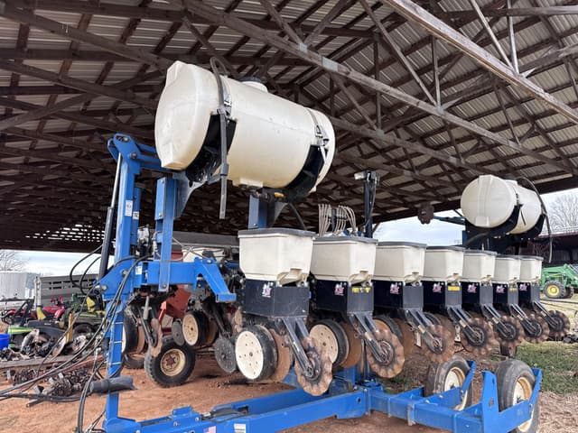 Image of Kinze 3500 equipment image 1