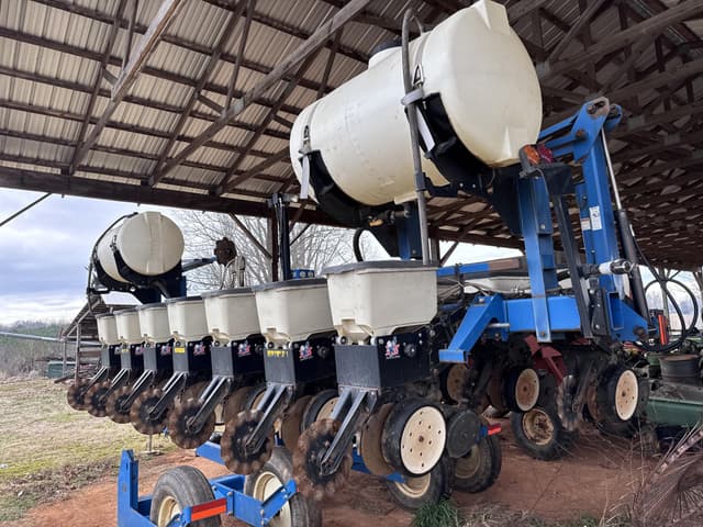 Image of Kinze 3500 equipment image 4