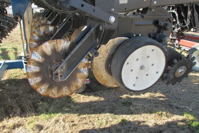 Image of Kinze 3500 equipment image 2