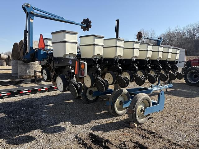 Image of Kinze 3500 equipment image 3