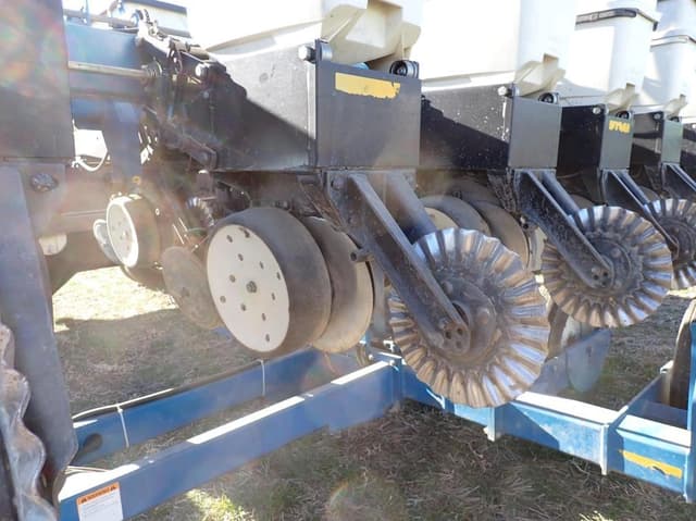 Image of Kinze 3500 equipment image 3