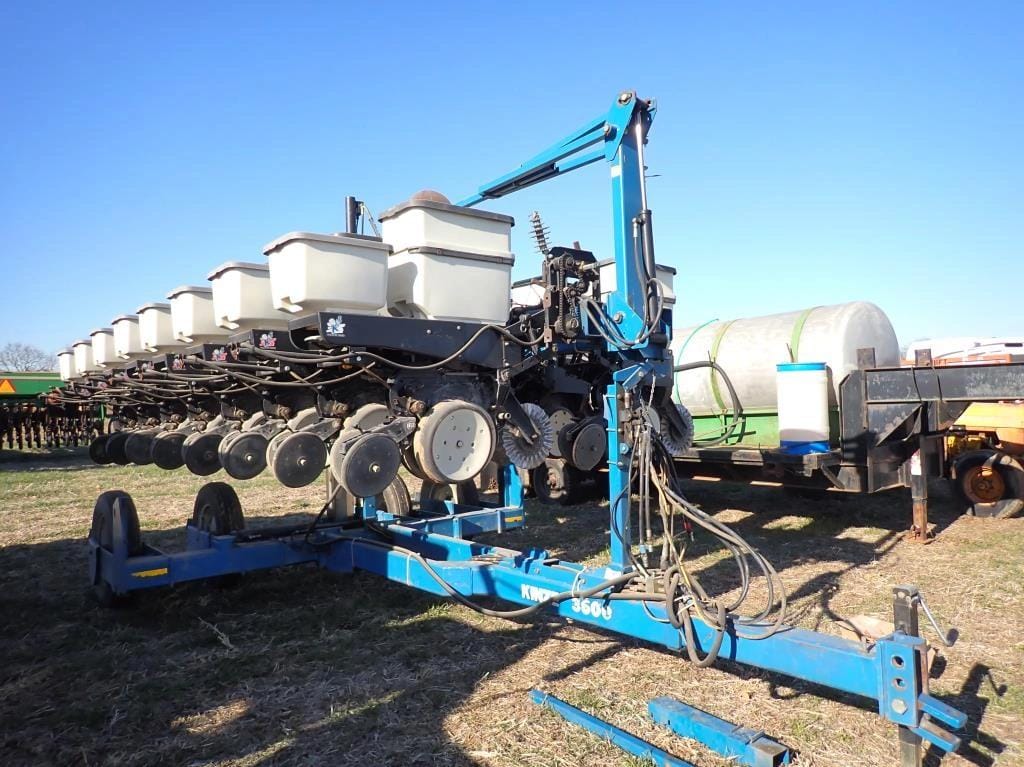 Kinze 3500 Equipment Image0